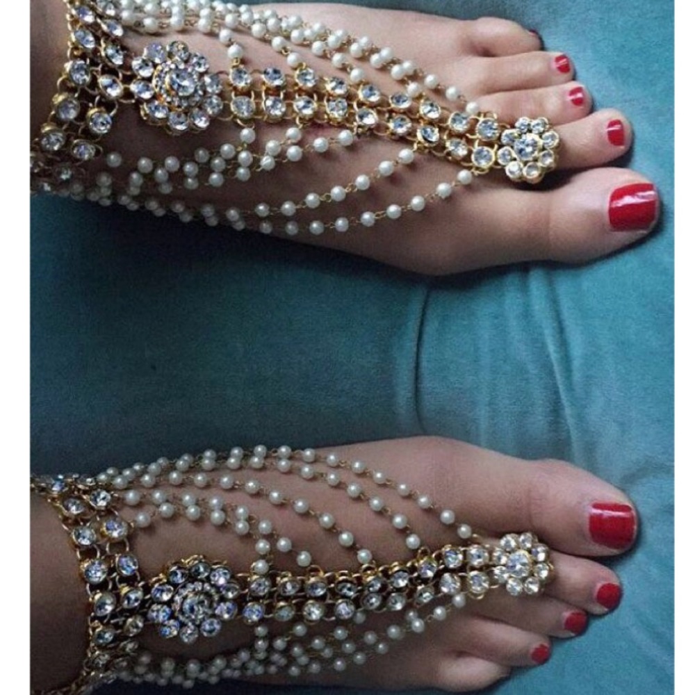 Stunning hand or foot harness (two)
